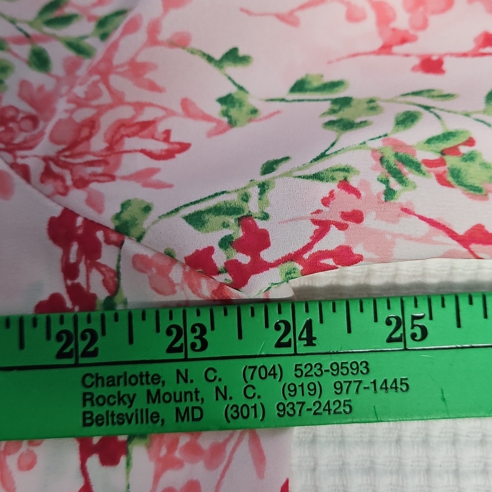 Investments 3/4 Sleeve Button Front V-neck Top: Pink W/Floral:Size- Large - Picture 11 of 14